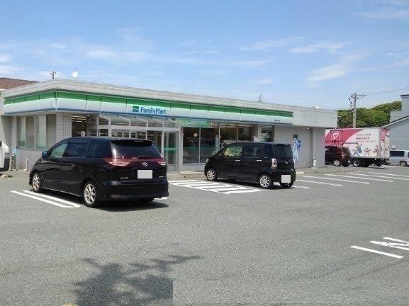 近くのコンビニまで250m（徒歩4分）
