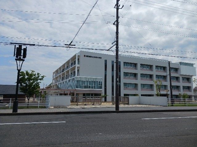 近くの御前崎市浜岡中学校まで110m（徒歩2分）