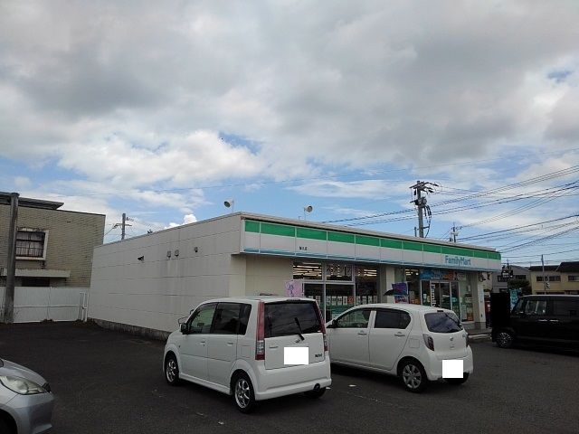 近くのファミリーマート宮崎恒久店まで100m(徒歩2分)