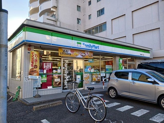 近くのコンビニまで400m（徒歩5分）