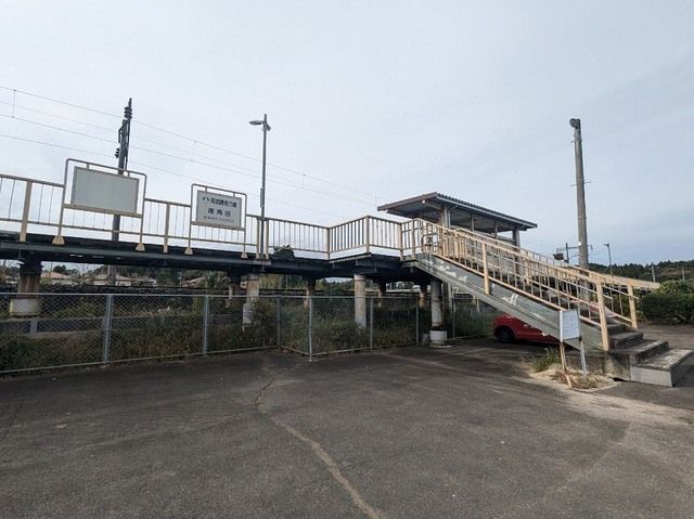 近くの南角田駅まで1,400m（徒歩18分）