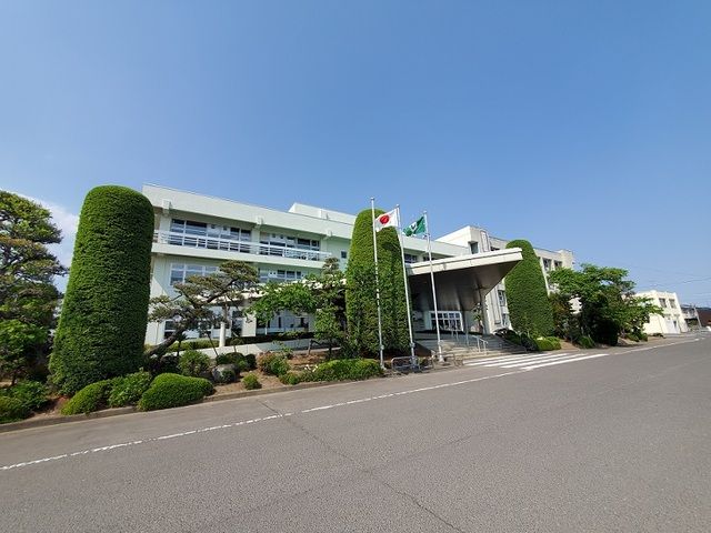 近くの角田市役所まで1,100m（徒歩14分）