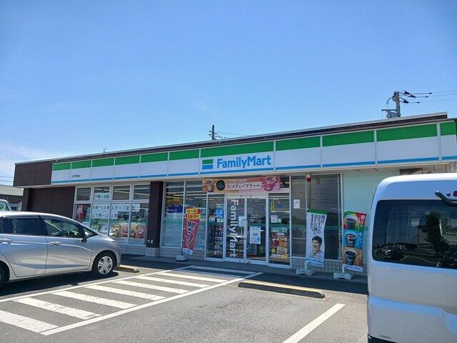 近くのコンビニまで900m（徒歩12分）