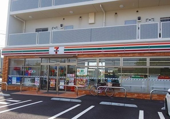 近くのセブンイレブンまで110m（徒歩2分）