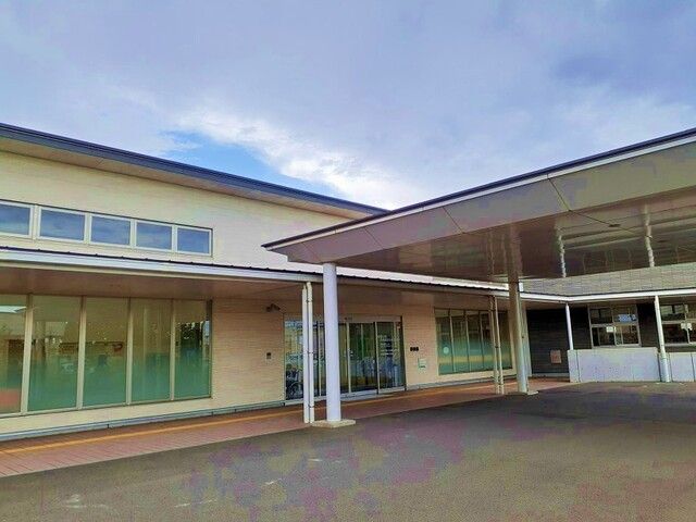 近くの図書館まで950m（徒歩12分）