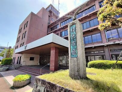 近くの橿原市役所まで1,300m（徒歩17分）