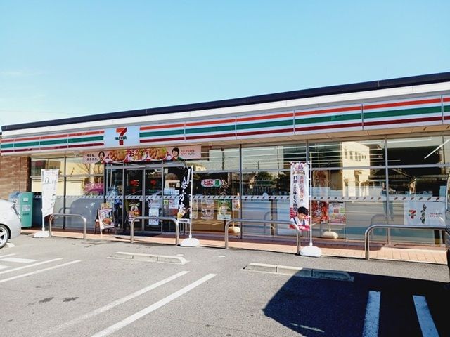近くのセブンイレブン束本１丁目店様まで450m（徒歩6分）