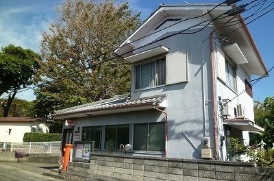 近くの愛鷹郵便局まで550m（徒歩7分）