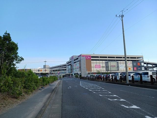 近くのイオンモール鹿児島まで1,020m（徒歩13分）