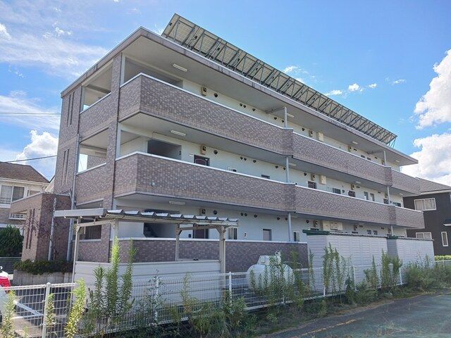 J・フローレンスの外観画像