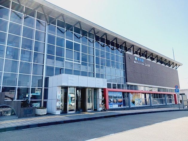 近くの美川駅まで1,400m(徒歩18分)