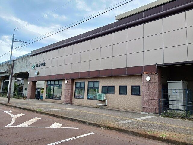 近くの北三条駅まで1,262m(徒歩16分)