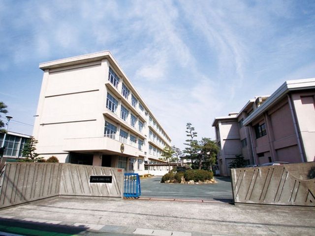 近くの浜松市立相生小学校まで400m（徒歩5分）