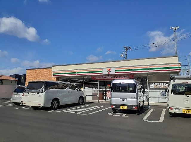 近くのセブン-イレブン 飯能双柳東店まで400m(徒歩5分)