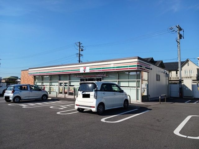 近くのセブンイレブン鈴鹿道伯店まで60m(徒歩1分)