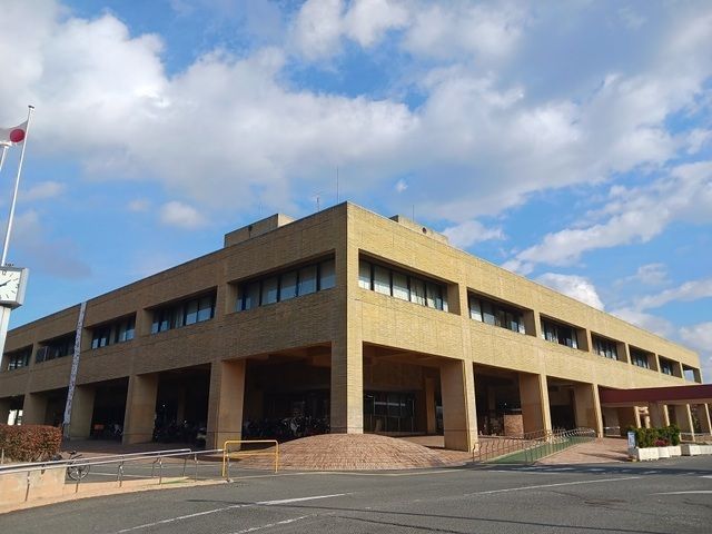 近くの高石市役所まで400m(徒歩5分)