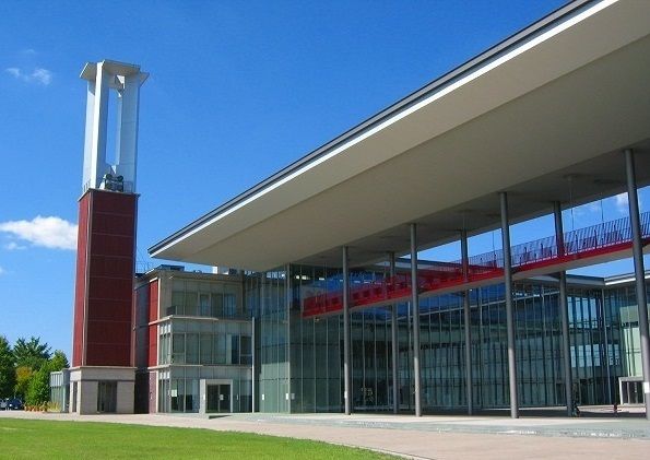 近くの野々市市役所まで1,100m（徒歩14分）