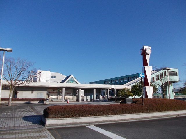 近くのJR氏家駅まで3,500m（徒歩44分）