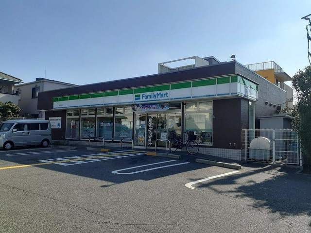 近くのファミリーマート西宮宮西店様まで90m(徒歩2分)