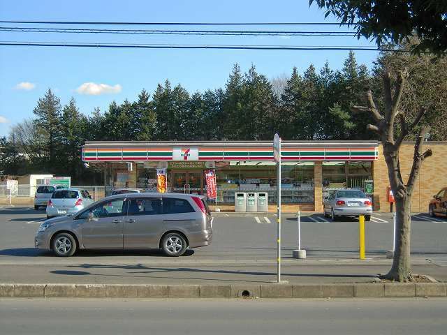 近くのセブンイレブン石岡運動公園前店まで1,000m(徒歩13分)