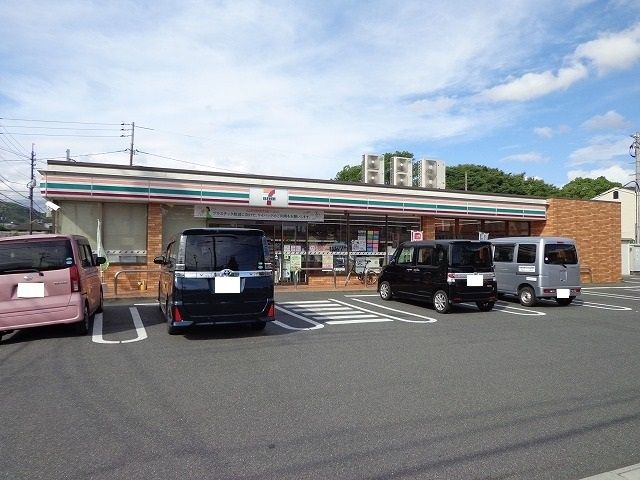 近くのセブンイレブン周南政所店まで750m(徒歩10分)
