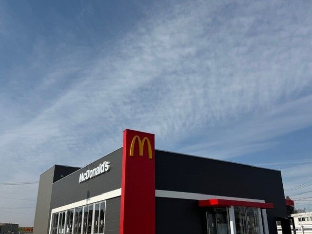 近くのマクドナルドまで800m(徒歩10分)