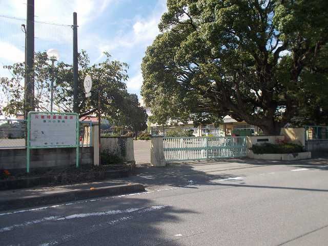近くの佐野市旗川小学校まで1,100m(徒歩14分)