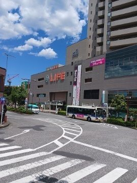 近くのライフまで550m(徒歩7分)