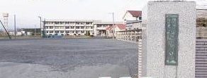近くの一関市立桜町中学校まで280m（徒歩4分）