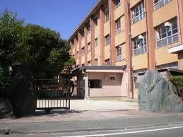 近くの久留米市立南小学校まで1,368m（徒歩18分）