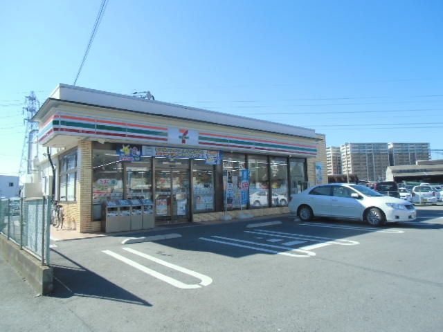 近くのセブンイレブンまで300m（徒歩4分）