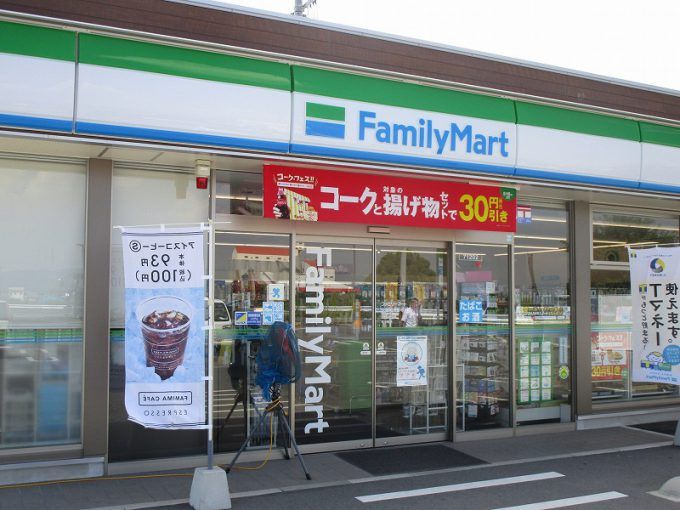 近くのファミリーマート 久留米大善寺店まで945m(徒歩12分)