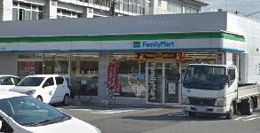 近くのコンビニまで158m（徒歩2分）