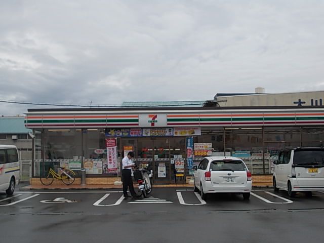 近くのセブン-イレブン東大阪加納3丁目店まで1,479m（徒歩19分）