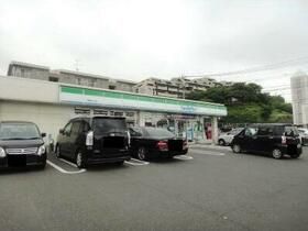 近くのファミリーマート 小倉朝日ヶ丘店まで613m(徒歩8分)