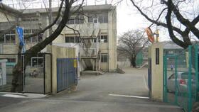 近くの由井第3小学校まで280m(徒歩4分)