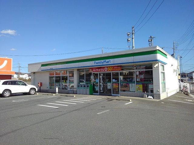 近くのファミリーマート豊川上野店まで382m(徒歩5分)