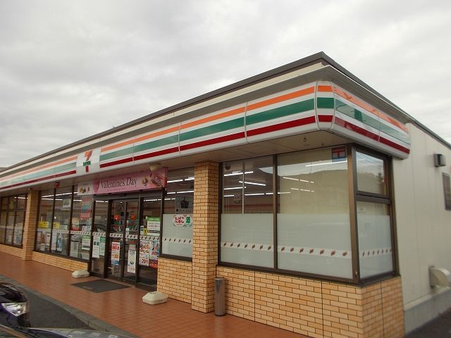 近くのセブンイレブン　富士市松岡西店まで600m（徒歩8分）