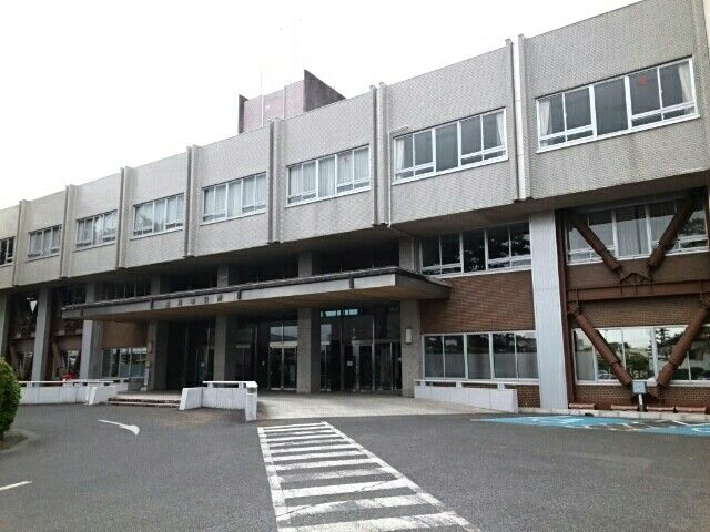 近くの豊川市役所まで400m（徒歩5分）