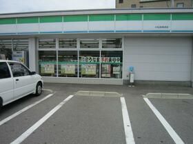 近くのファミリーマート横須店まで1,150m(徒歩15分)