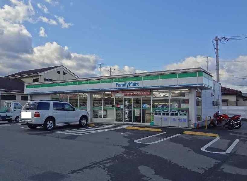 近くのファミリーマート西条喜多川店様まで400m（徒歩5分）