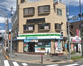 近くのファミリーマート　八王子万町店まで329m（徒歩5分）
