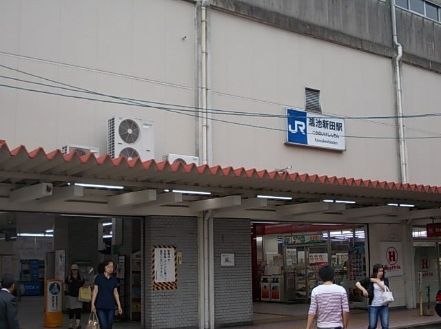 近くのJR学研都市線鴻池新田駅まで1,200m(徒歩15分)