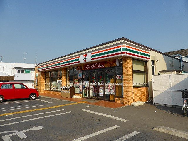 近くのセブン-イレブン 深谷上柴東5丁目店まで490m(徒歩7分)