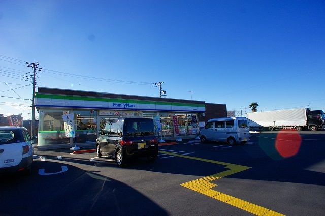 近くのファミリーマート 熊谷村岡店まで643m(徒歩9分)