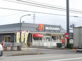 近くのマクドナルド下赤江店まで496m（徒歩7分）