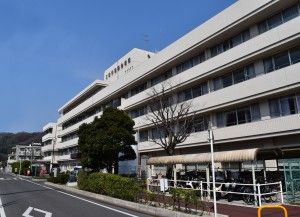 近くの三原市医師会病院まで1,128m（徒歩15分）