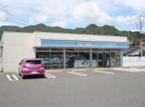 近くのコンビニまで750m（徒歩10分）