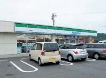 近くのファミリーマート下関彦島店まで480m（徒歩6分）