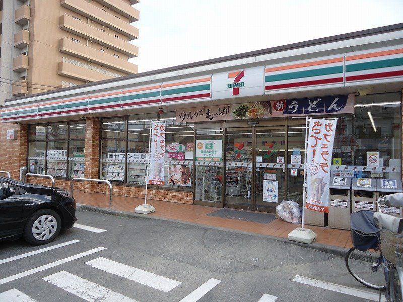 近くのセブン-イレブン 弥富鯏浦町店まで830m(徒歩11分)